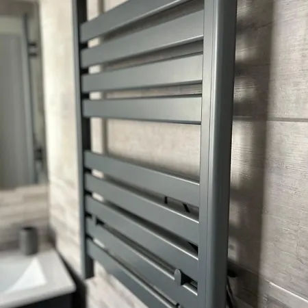 Timco With Balcony And Air-conditioner *