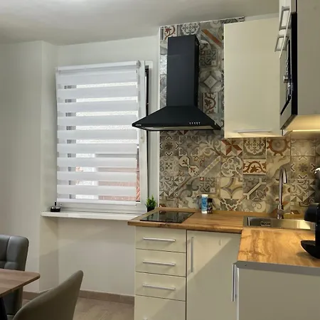 Timco With Balcony And Air-conditioner Appartement Torno