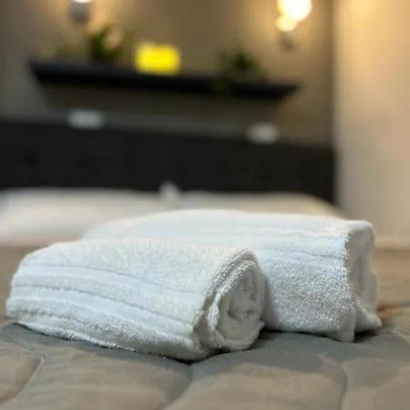 Timco With Balcony And Air-conditioner * トルノ