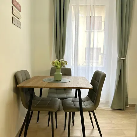 Timco With Balcony And Air-conditioner アパート トルノ