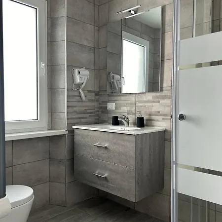 Timco With Balcony And Air-conditioner *